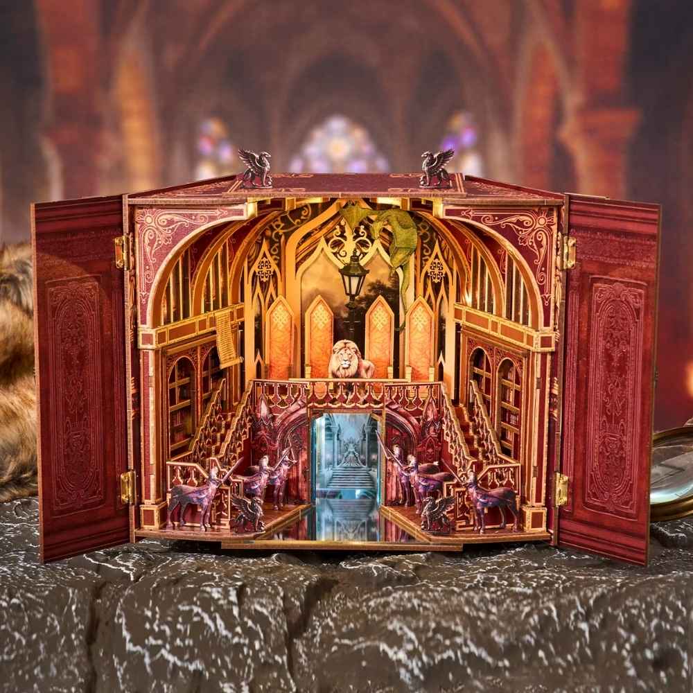 Book Nook Le Monde de Narnia