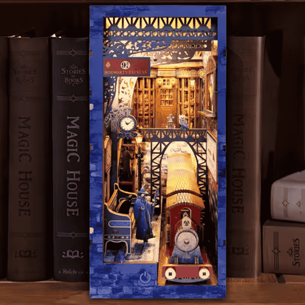 la station d'harry potter en maquette en bois