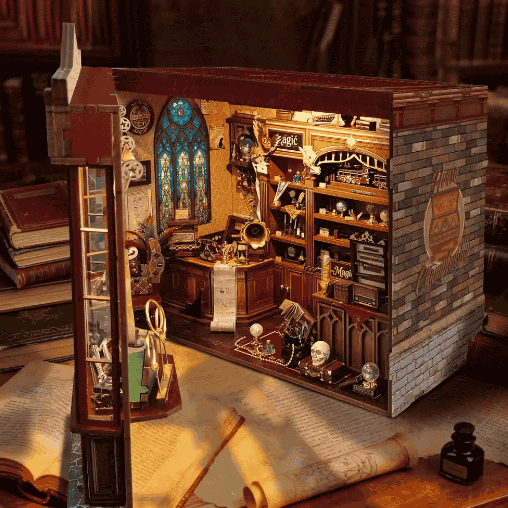 book nook magic boutique style diagon alley façade bordeaux vitrines illuminées blason 4 maisons LED tactile