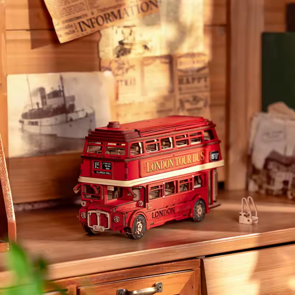 Maquette bus anglais en bois