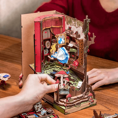 Book Nook - alice au pays des merveilles EcoCraft