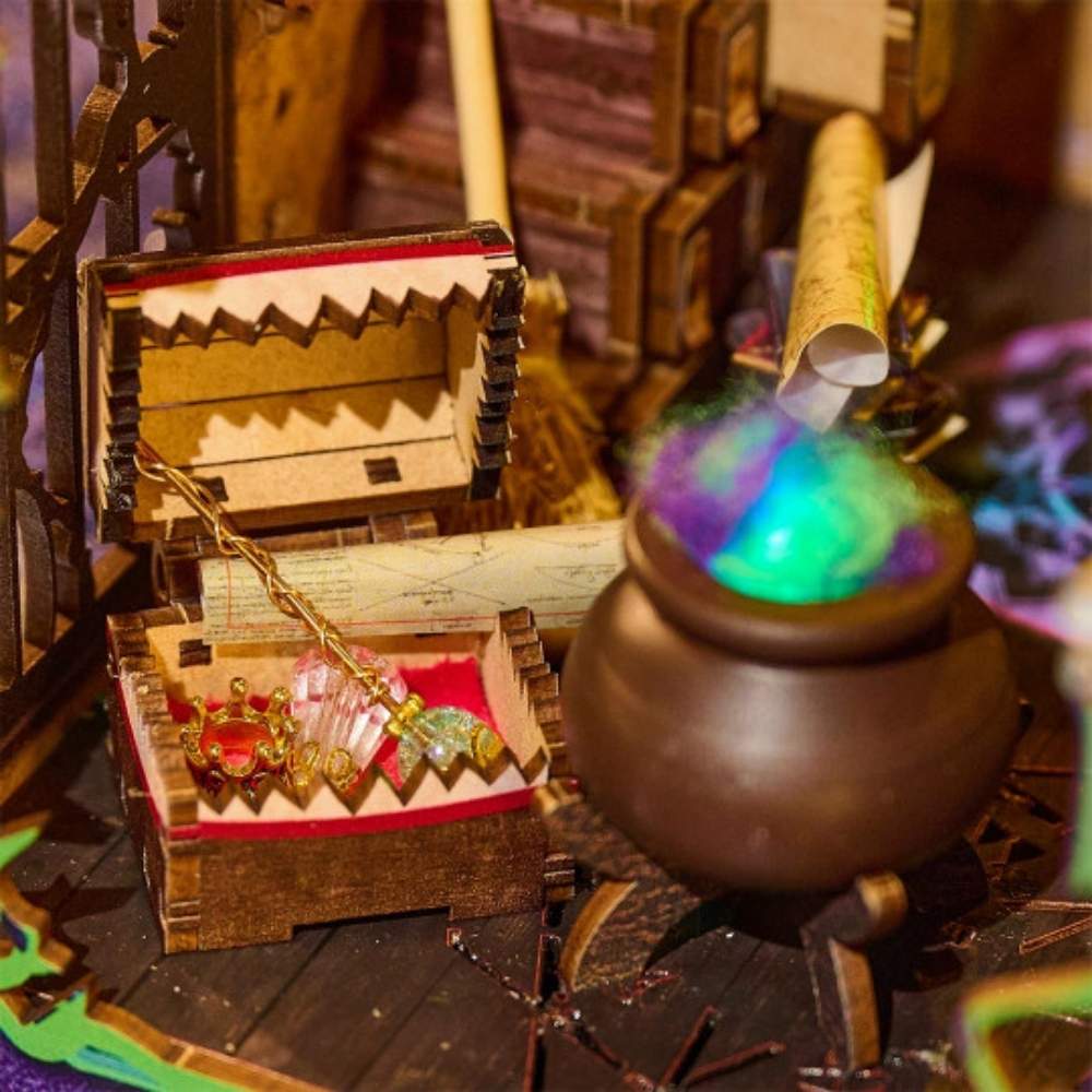 Book Nook MYSTIC THEURGE'S HUT