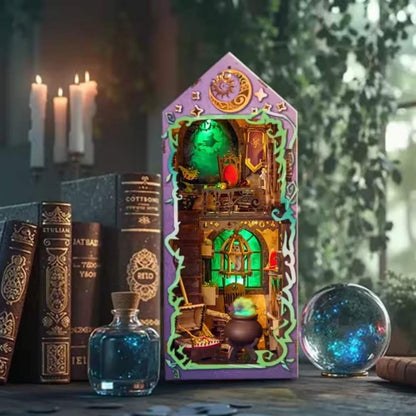 Book Nook MYSTIC THEURGE'S HUT
