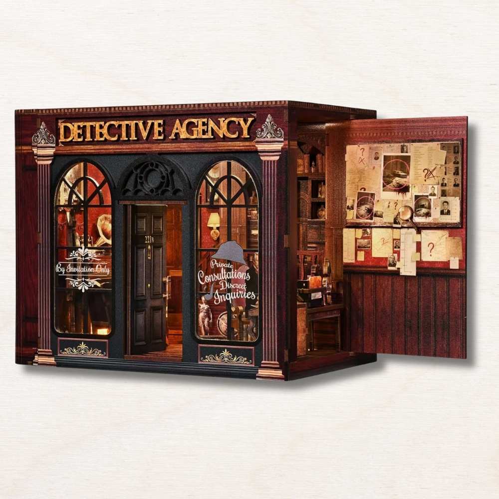 maison miniature detective agency book nook sherlock holmes 221b façade victorienne colonnes LED mur preuves
