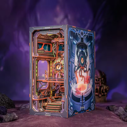 Book Nook Alien