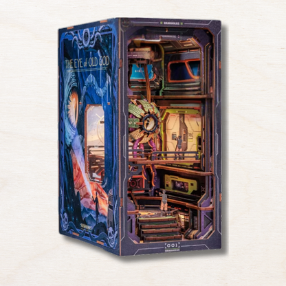 Book Nook Alien