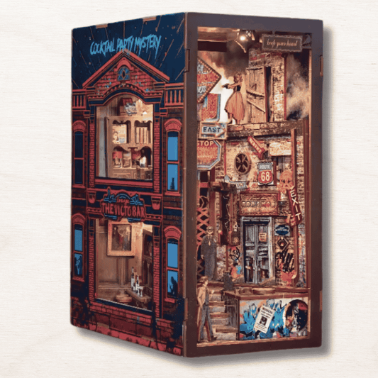 un book nook de couleur : noir, bleu, rouge .. qui représente une scène de crime