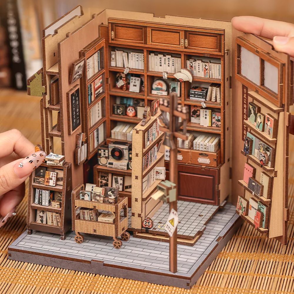 book nook en forme de librairie ancienne style japonaise 